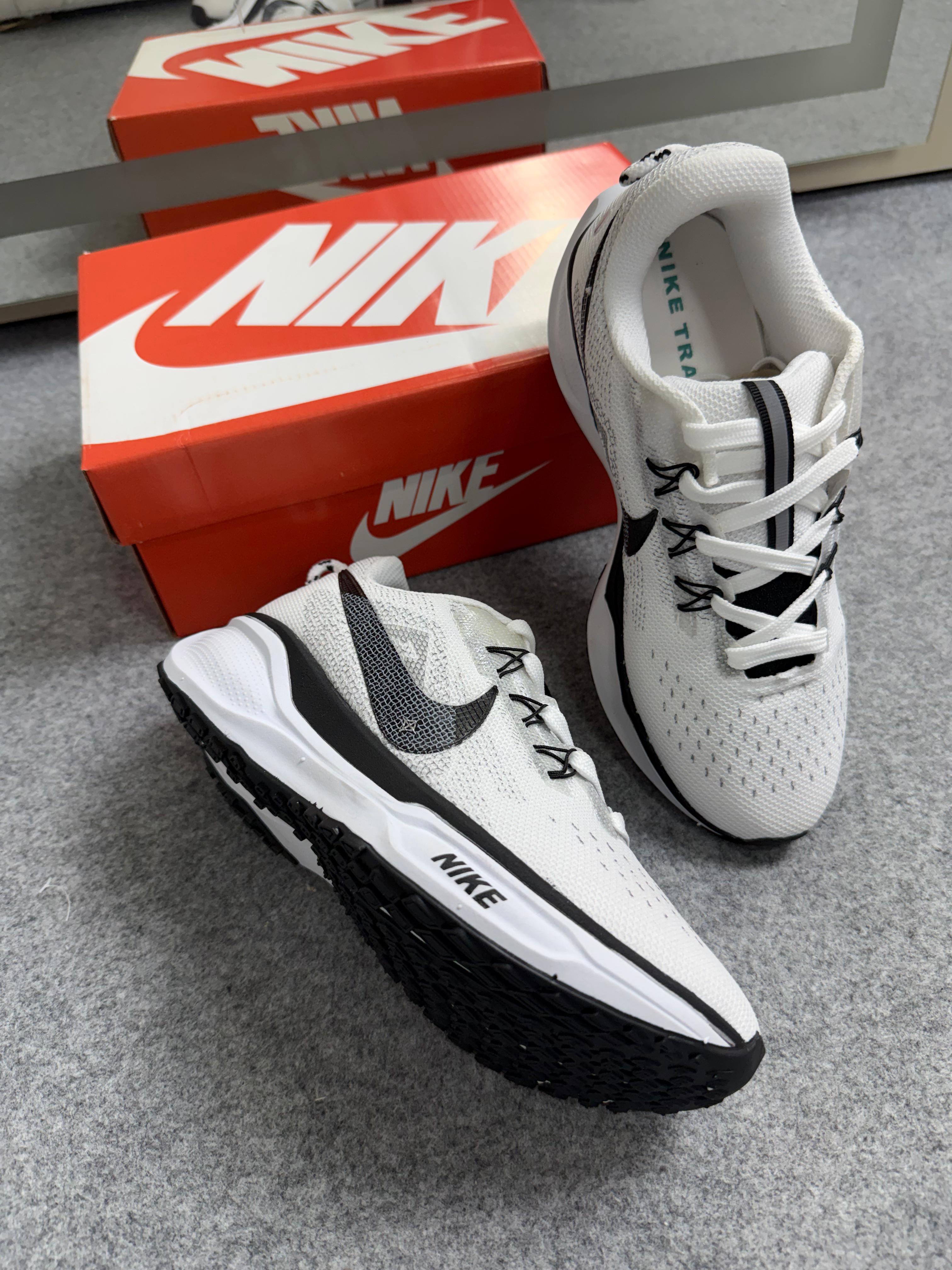 Nike Pegasus Trail 5 - Branco/Preto