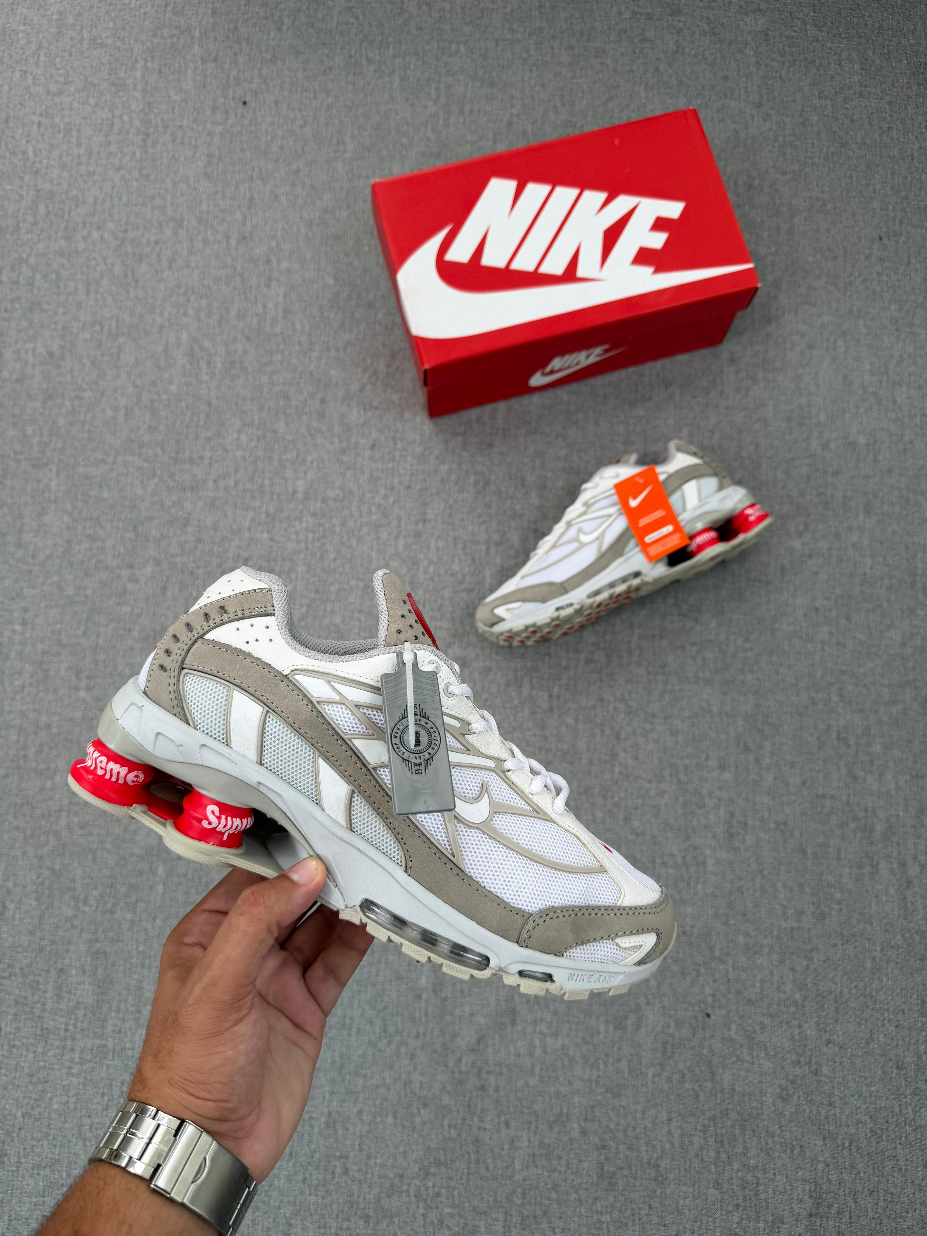 Nike R4 Supreme - Branco/Gelo