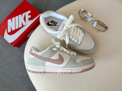 Nike SB Dunk Low - Cinza/Nude