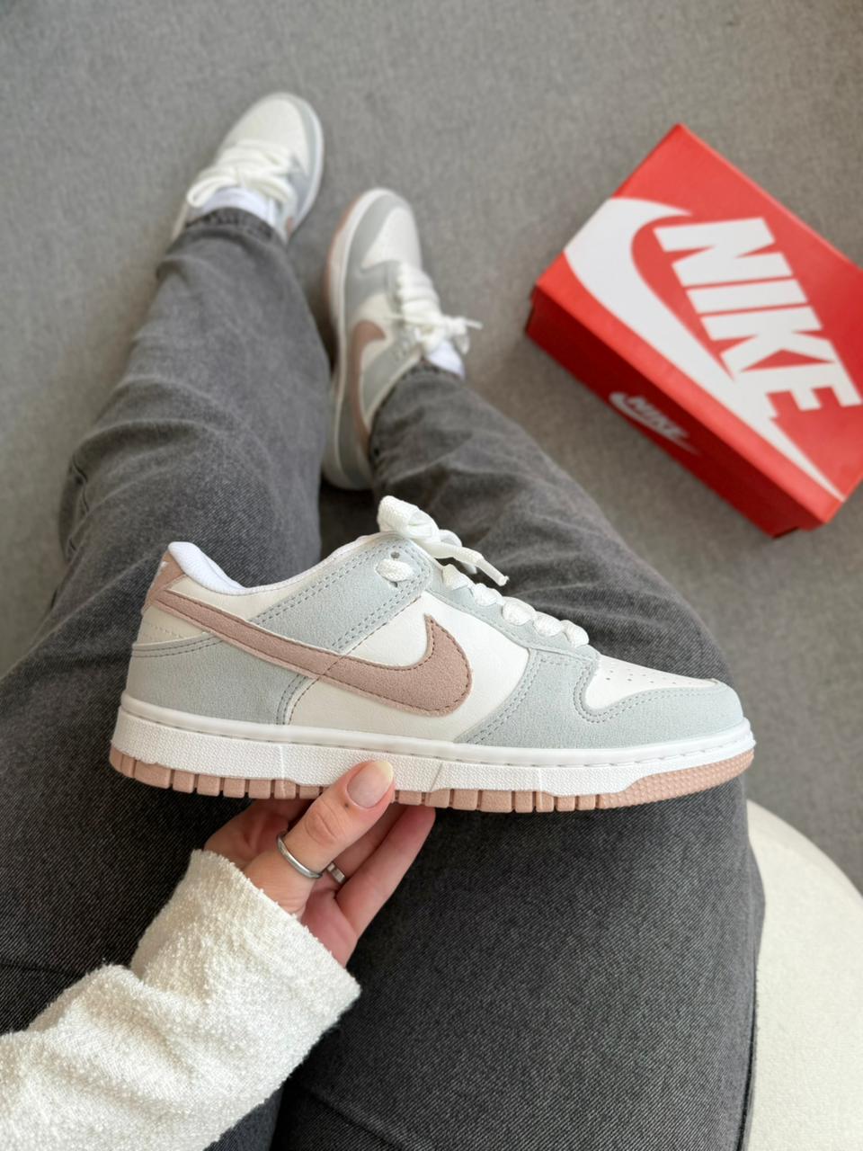 Nike SB Dunk Low - Cinza/Nude