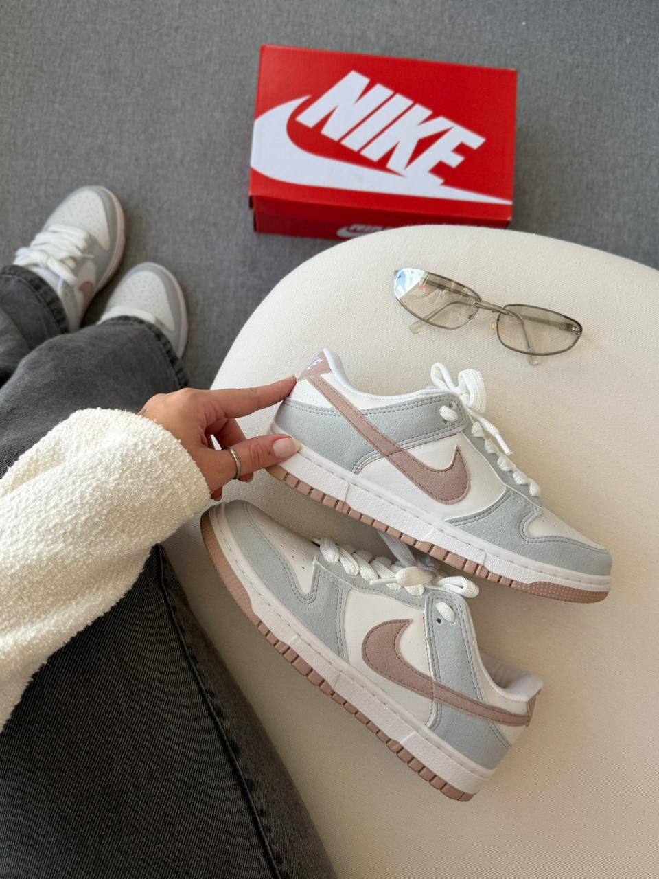 Nike SB Dunk Low - Cinza/Nude
