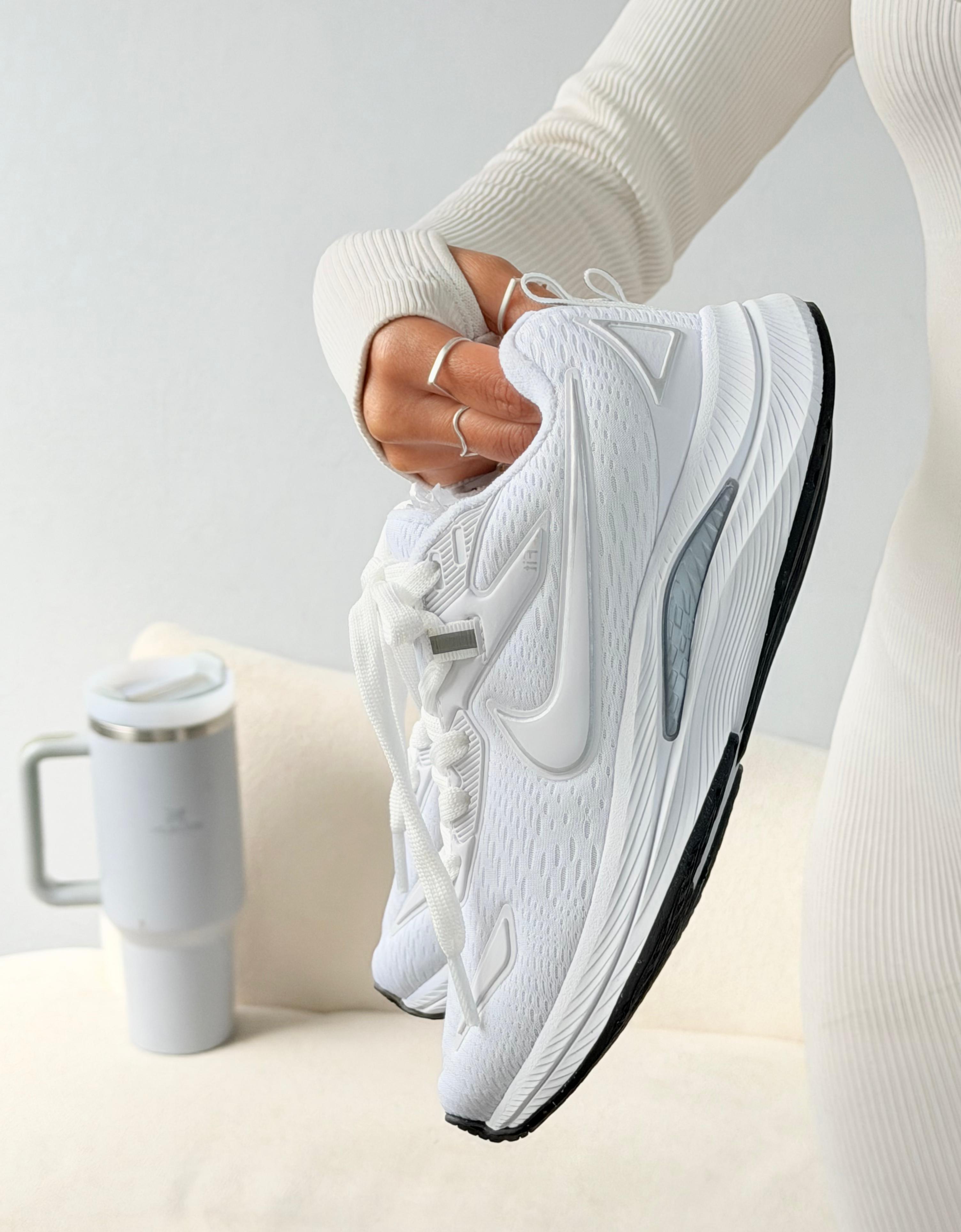 Nike Running EST 1972 - Branco/Prata