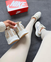 Nike Running EST 1972 - Off White/Ouro