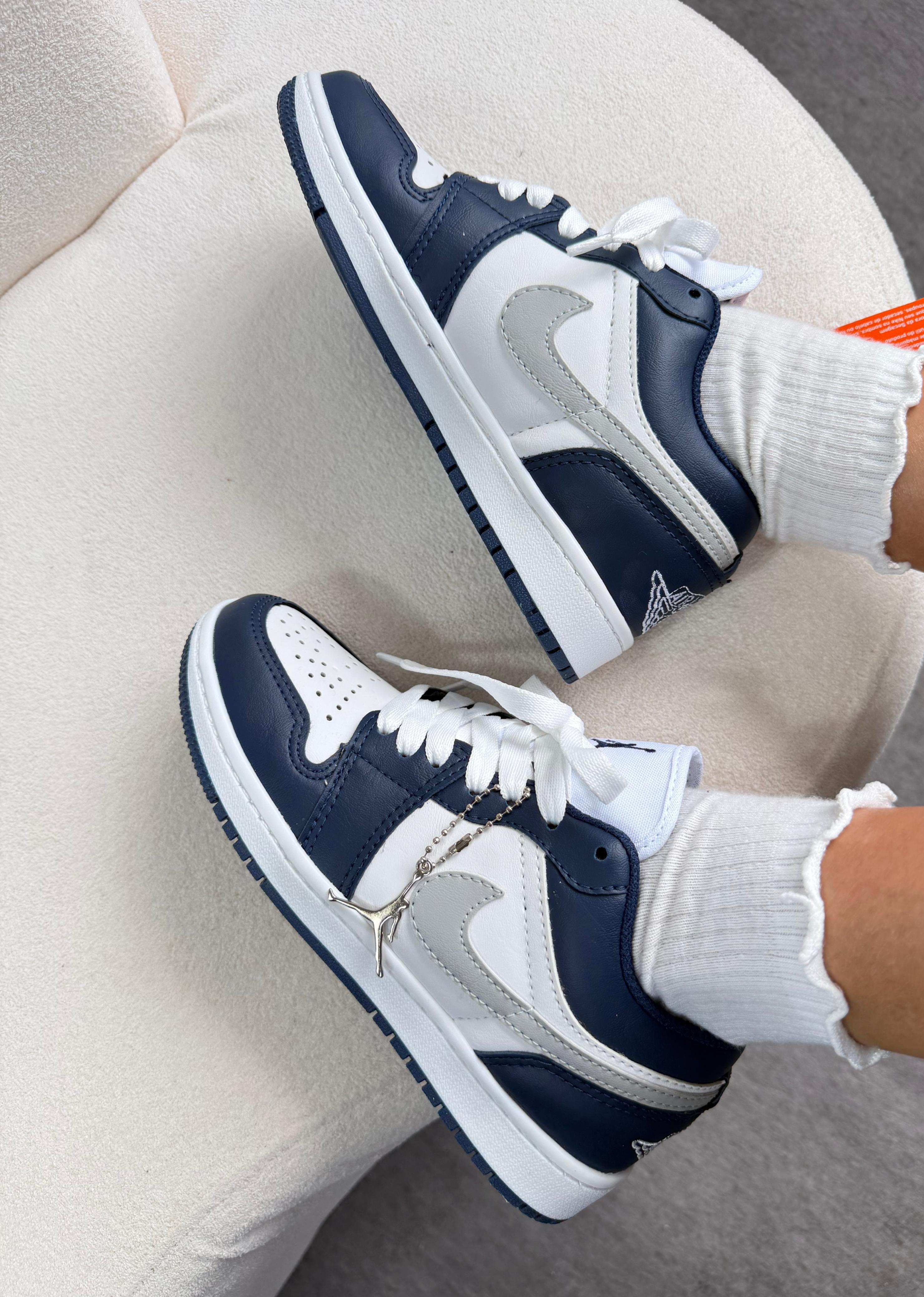 Nike Air Jordan Low - Branco/Cinza/Marinho