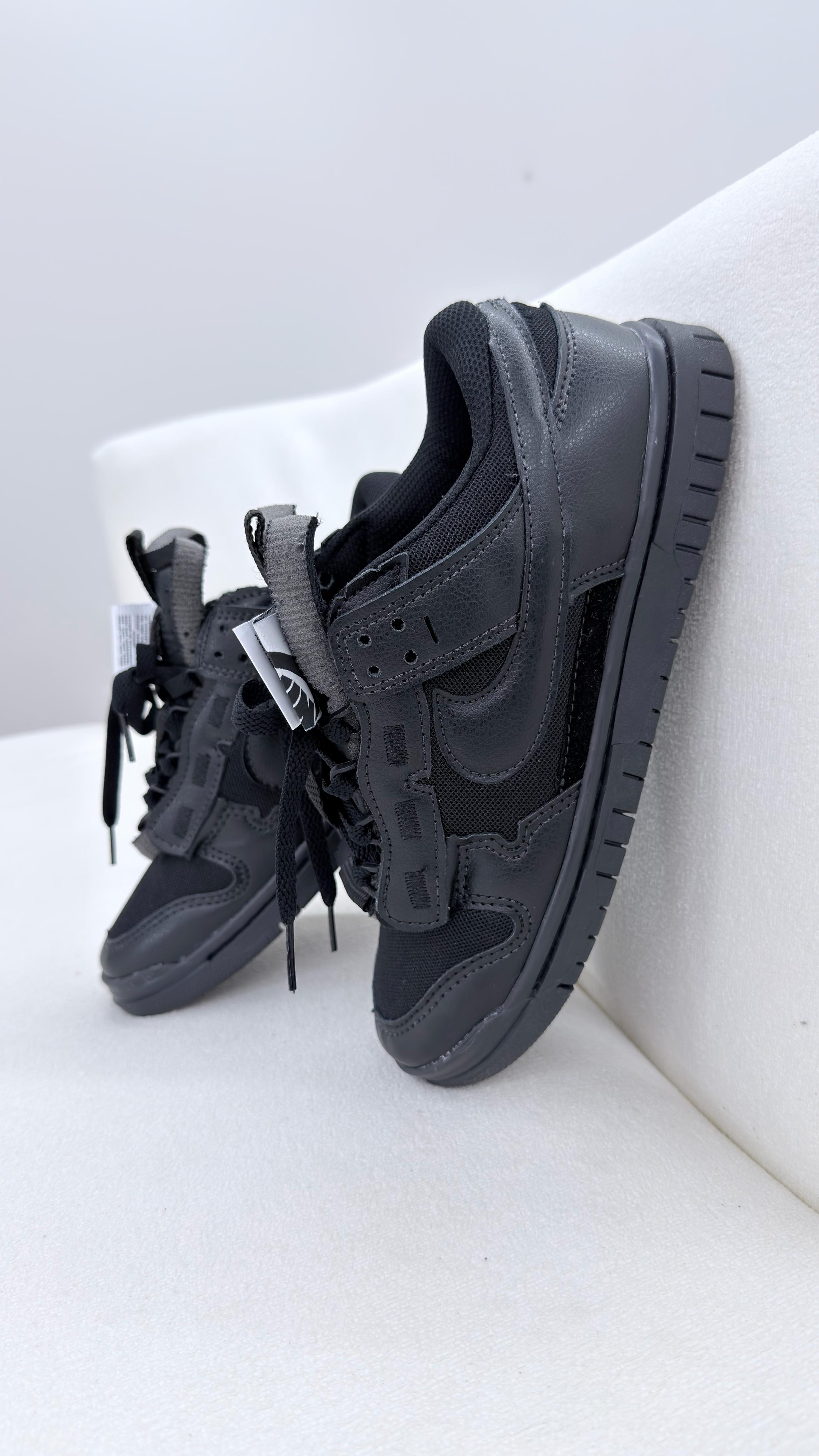 Nike SB Dunk Low Jumbo Reverse - All Black