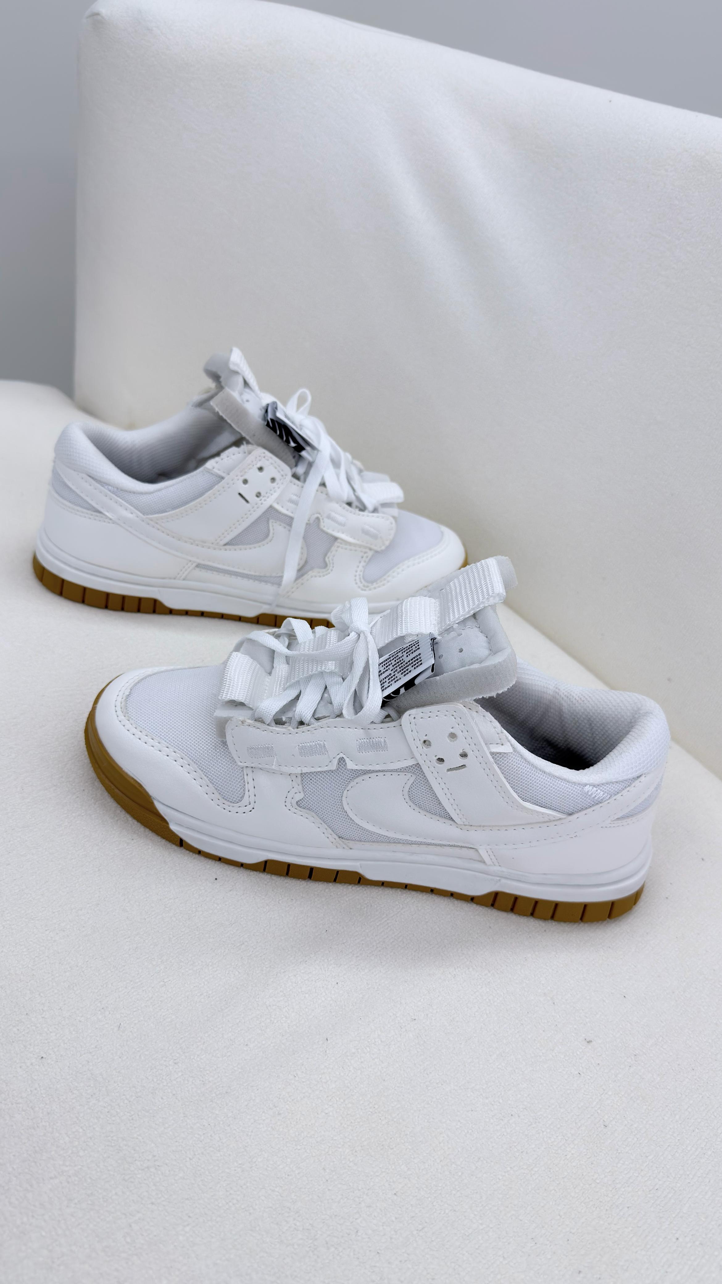 Nike SB Dunk Low Jumbo Reverse - Branco/Látex