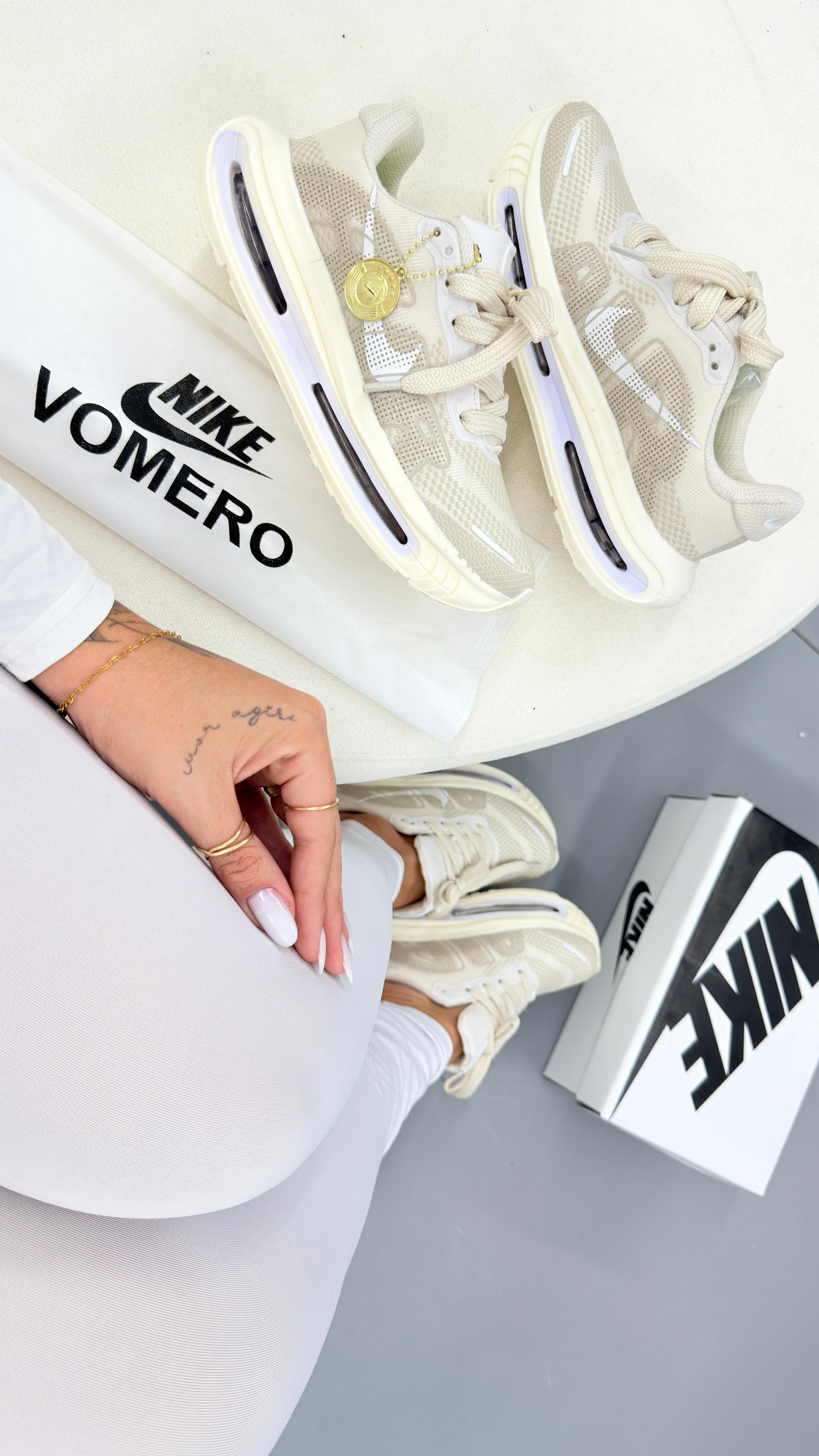 Nike Air Vomero - Off White