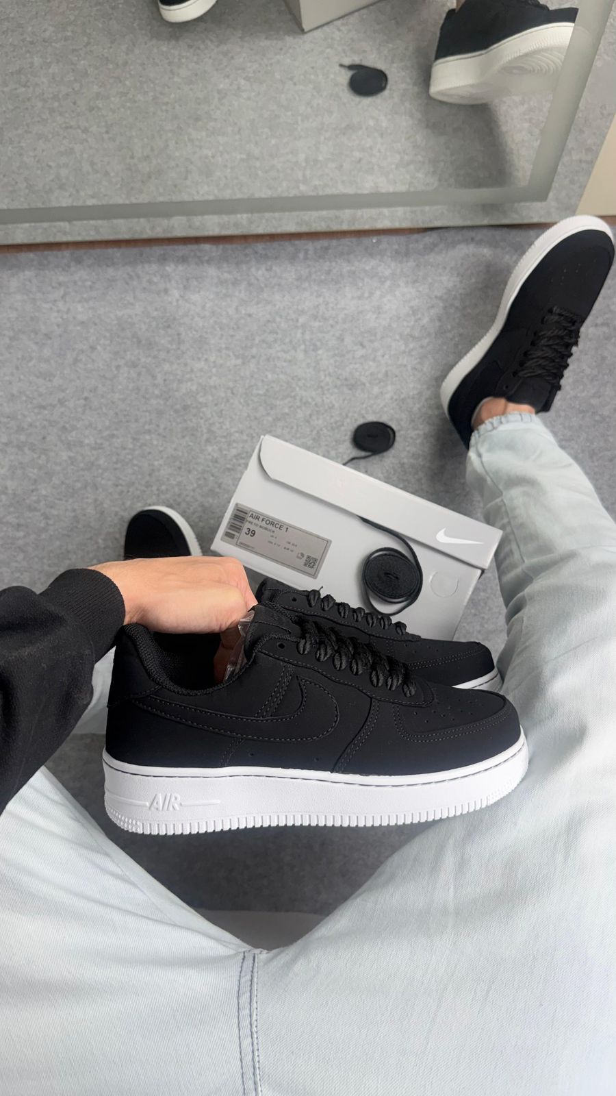 Nike Air Force - Preto/Nobuck